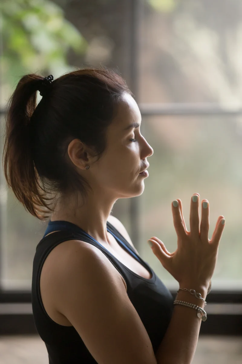 Mindfulness w codzienności: jedna czekoladka, pięć zmysłów, więcej spokoju